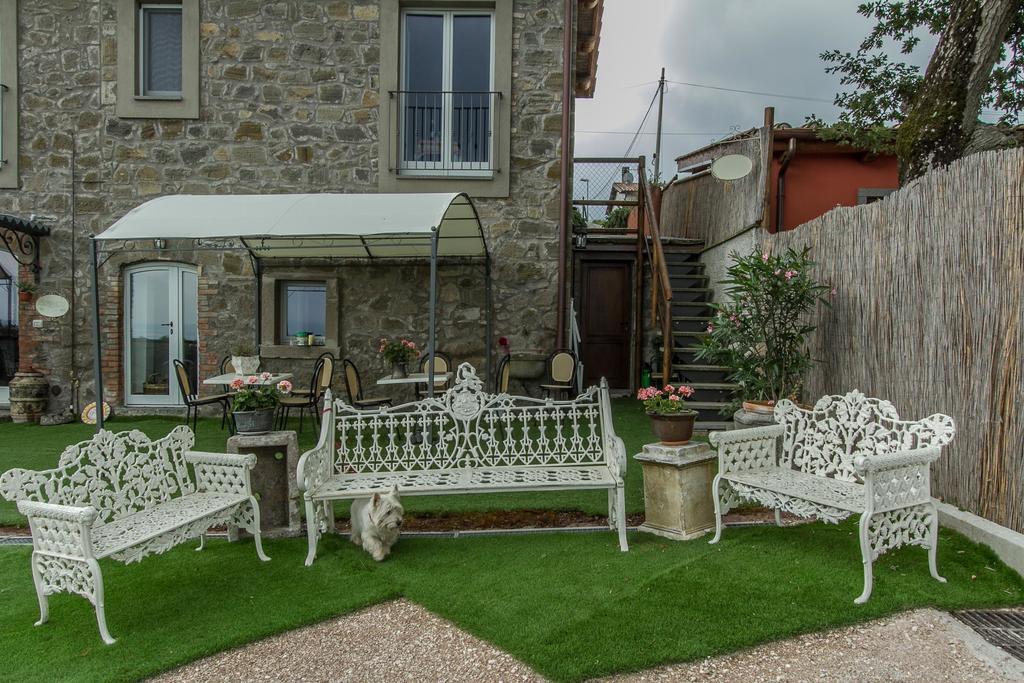 Agriturismo Specchio Del Lago 몬테피아스콘 외부 사진
