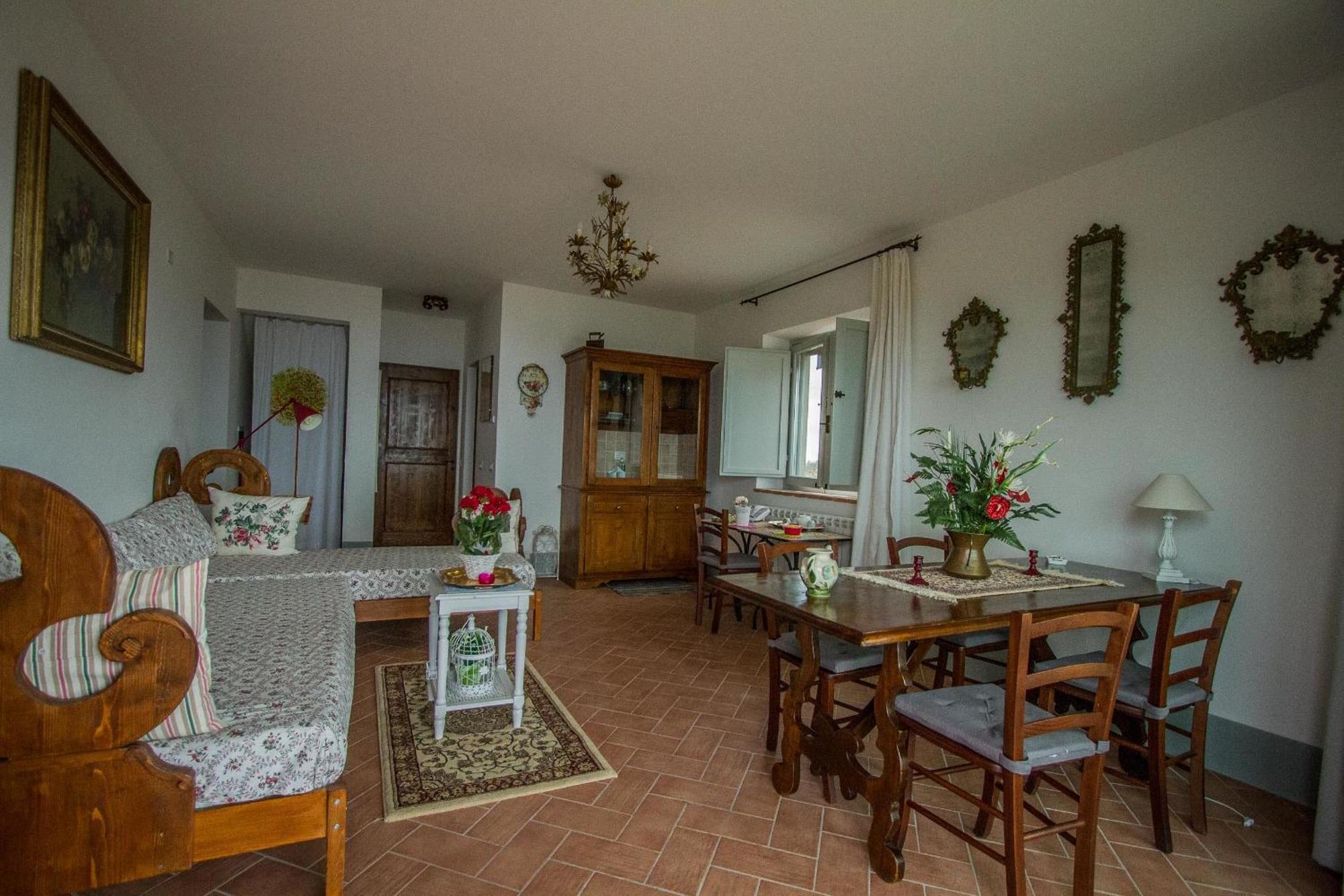 Agriturismo Specchio Del Lago 몬테피아스콘 외부 사진