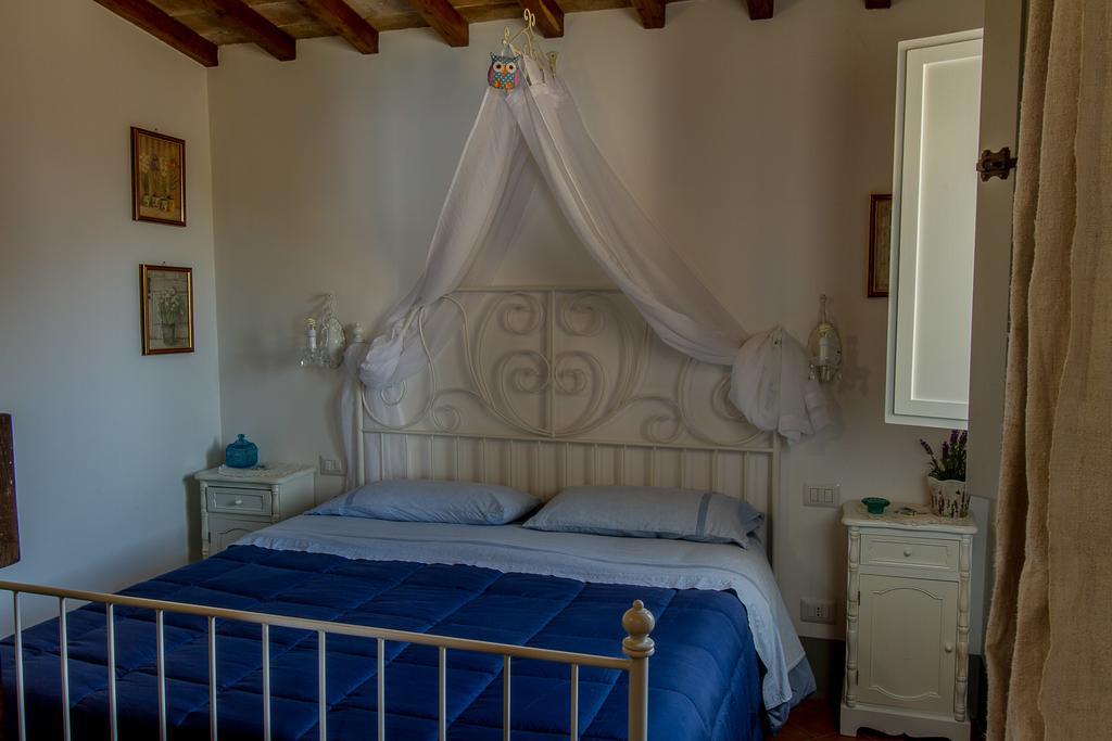 Agriturismo Specchio Del Lago 몬테피아스콘 외부 사진
