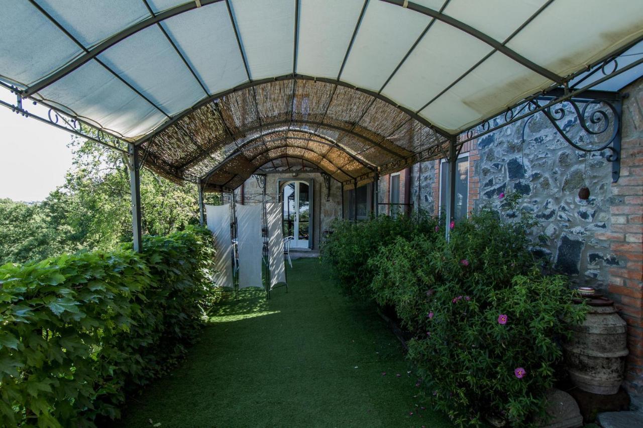Agriturismo Specchio Del Lago 몬테피아스콘 외부 사진